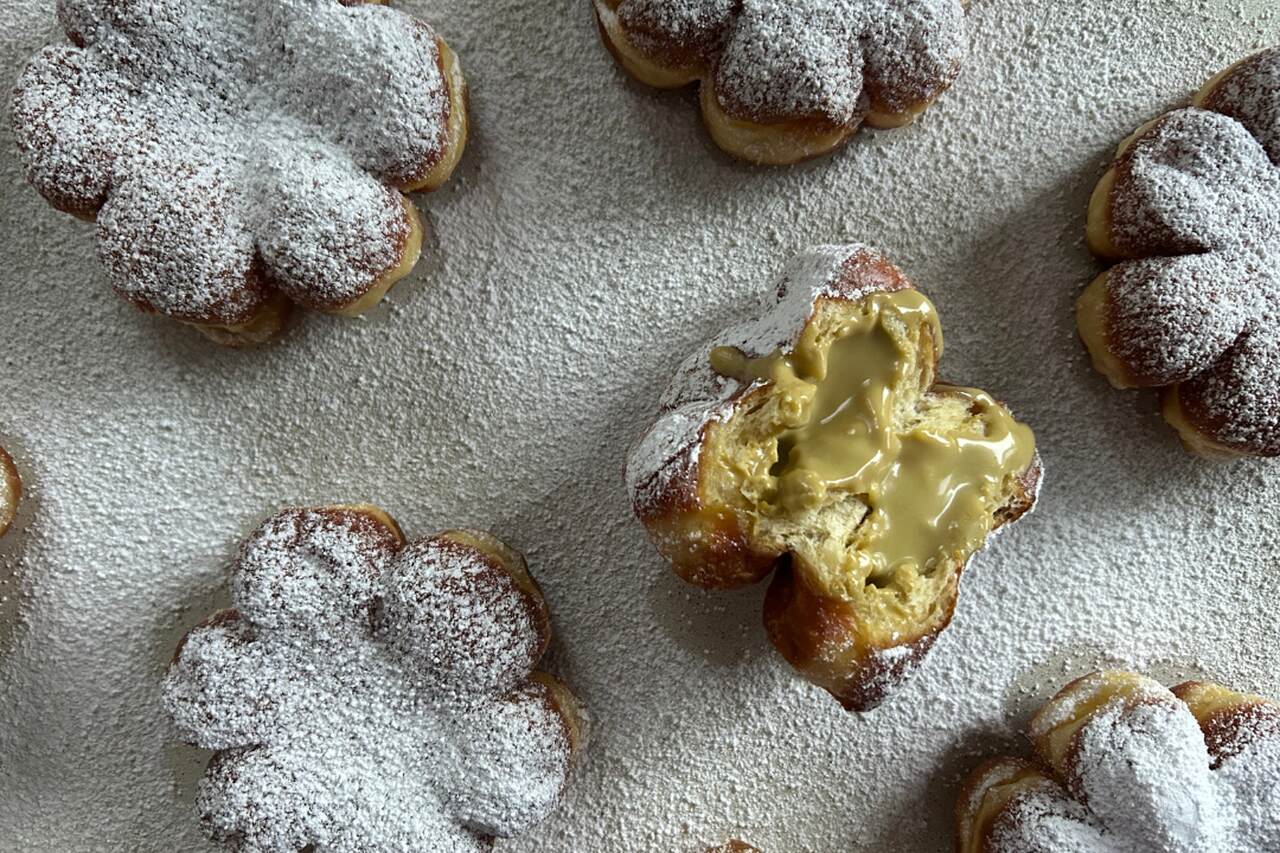 Pączki z kremem pistacjowym