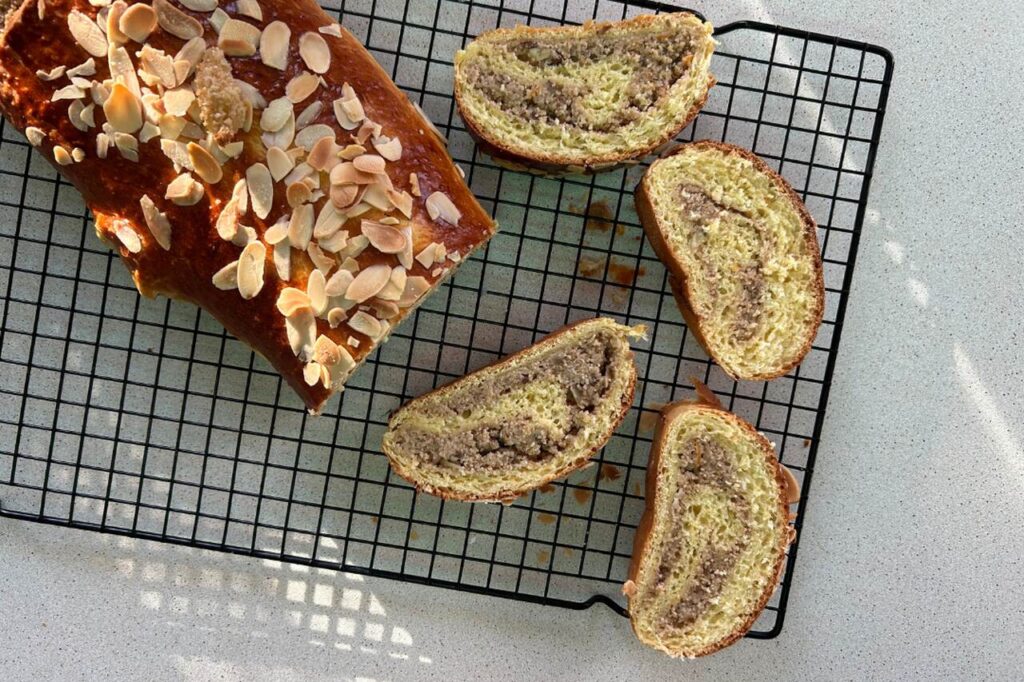 rolada z białym makiem